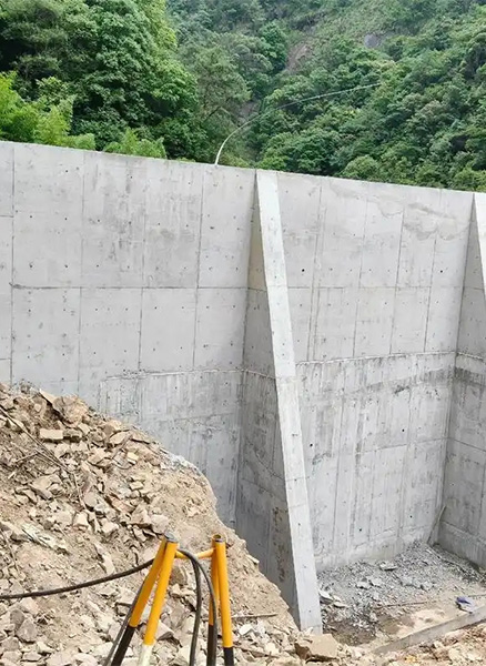 晋中介休重力式挡土墙
